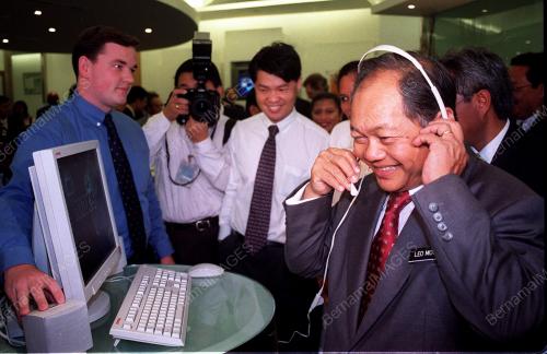 KL01-05_05_2000LEO_MOGGIE-MAXIS_07012016