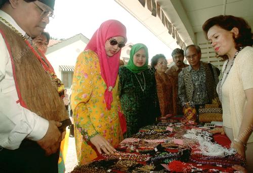 KL01-10_06_2000_AISHAH-SARAWAK_08012016
