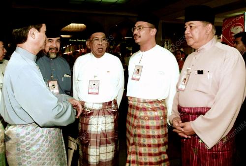 KL01-11_05_2000_WAITING_07012016