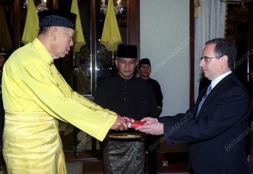 KL01-150200_AGONG_WATIKAH_07012016
