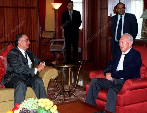 KL01-17_08_2000_NAJIB-LEE_KUAN_17082000