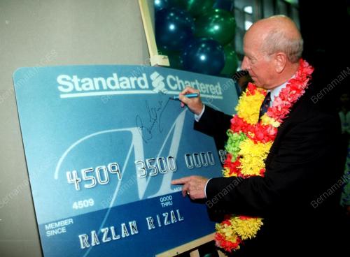 KL01-19_05_2000_BOBBY_CHARLTON_07012016