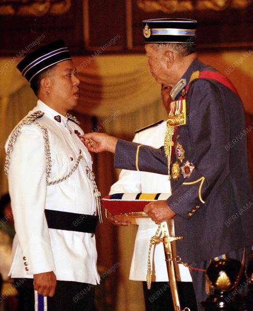 SULTAN SALAHUDDIN ABDUL AZIZ SHAH.