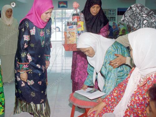 KL01-24_12_2000_IBU_TUNGGAL_24122000