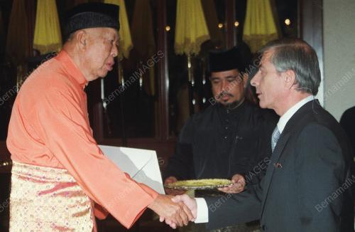 KL01-27_02_2001_AGONG_19012016