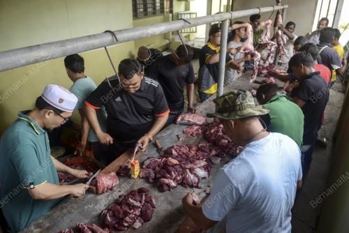 KL010_02092017_MELAPAH_DAGING