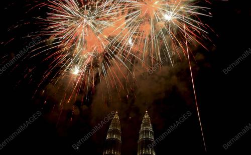 KL01_01012011_BUNGA_API