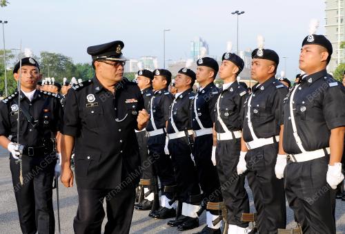 KL01_01032015_DR_ONG_POLIS