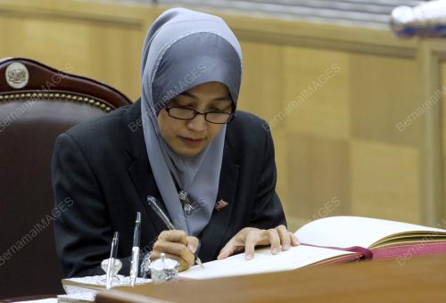 KL01_01072015_DEWAN_NEGARA
