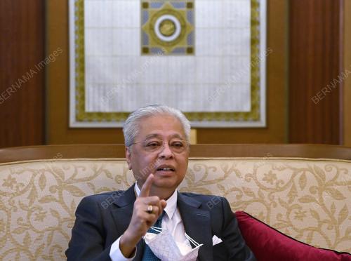 DATUK SERI ISMAIL SABRI YAAKOB