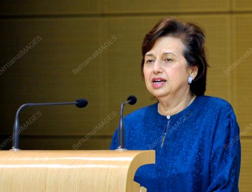 TAN SRI DR ZETI AKHTAR AZIZ