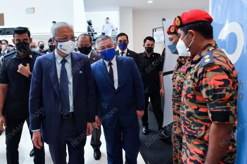 DATUK SERI ISMAIL SABRI YAAKOB
