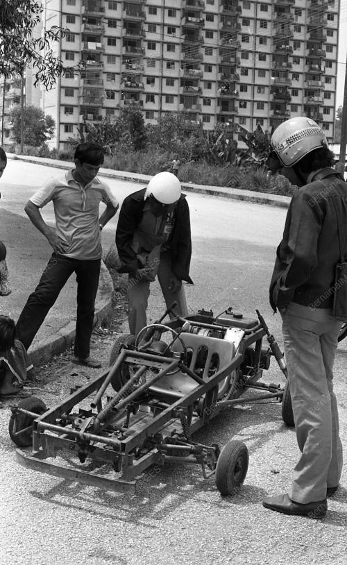 KERETA BUATAN SENDIRI