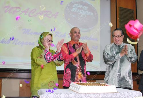 DATUK MAGLIN DENNIS D'CRUZ