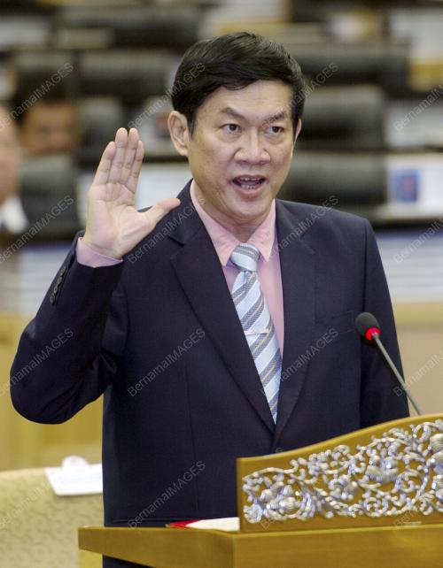 KL01_01122014_SENATOR_SUMPAH
