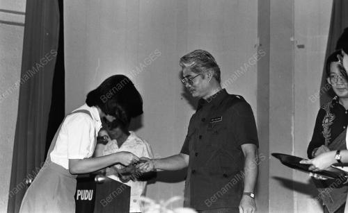 KL01_02102015_BIASISWA