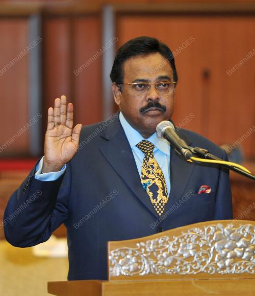 ANGKAT SUMPAH