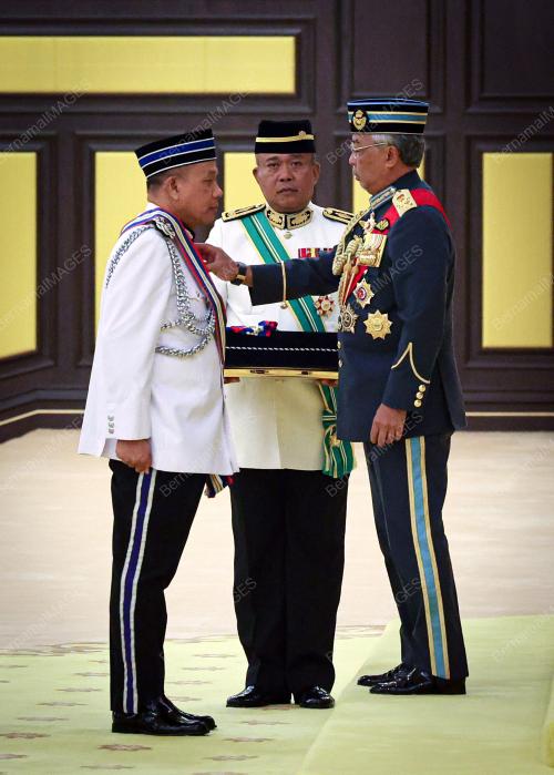 AL-SULTAN ABDULLAH RI'AYATUDDIN AL-MUSTAFA BILLAH SHAH