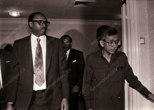 TUN DAIM ZAINUDDIN