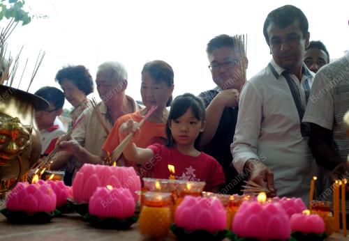 KL01_03052015_WESAK