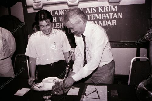 DATUK ELYAS OMAR (DATUK BANDAR)