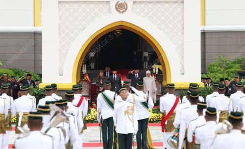 AL-SULTAN ABDULLAH RI'AYATUDDIN AL-MUSTAFA BILLAH