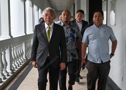 DATUK SERI BUNG MOKTAR RADIN