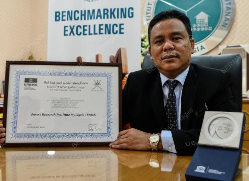 DR ISMAIL PARLAN