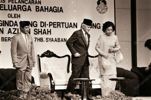 KL01_04031990_KELUARGABAHAGIA