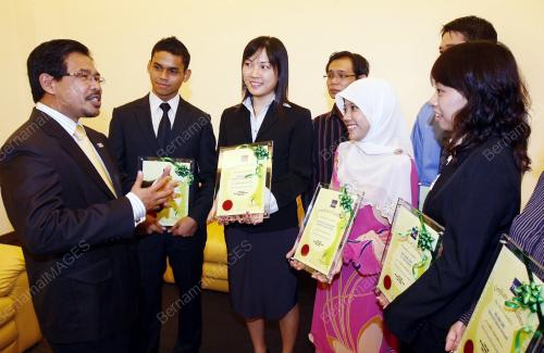 NIK MOHD HASYUDEEN YUSOFF