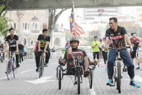 KL01_04092016_FREE_CAR