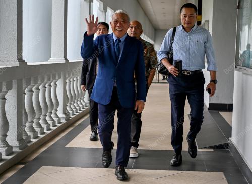 DATUK SERI BUNG MOKTAR RADIN