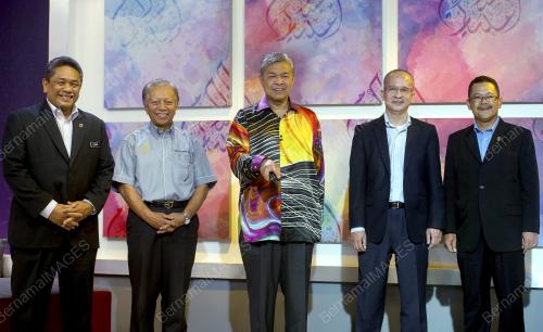 KL01_04102015_U_TURN
