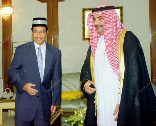 KL01_05022016_AGONG_BAHRAIN