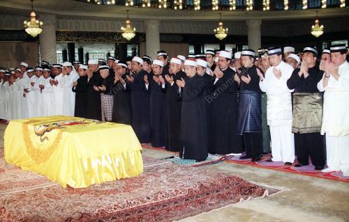 KL01_05022016_SOLAT_JENAZAH