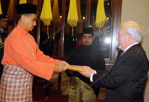 KL01_05022016_WATIKAH_PERLANT