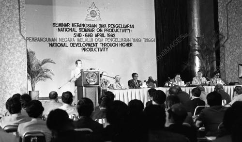 SEMINAR KEBANGSAAN DAYA PENGELUARAN