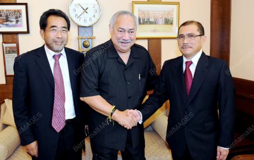KL01_05042012_KUNJUNGAN