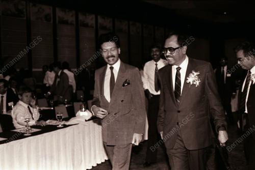 TAN SRI ZAIN AZRAAI ZAINAL ABIDIN