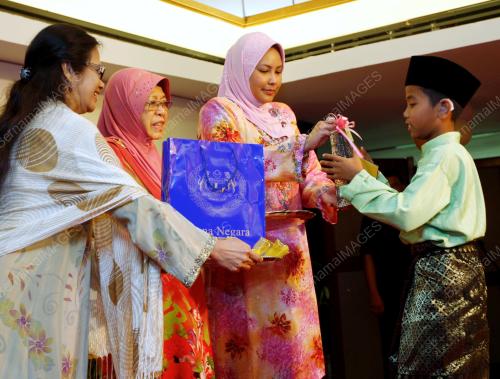 TUANKU NUR ZAHIRAH
