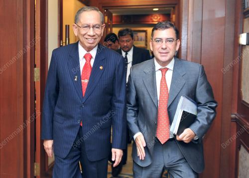 KL01_05112014_PARLIMEN