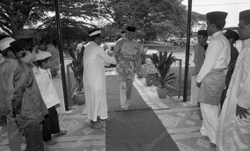 KL01_06022015_AGONG_SOLAT
