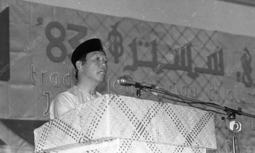 KL01_06022015_HARI_SASTERA_1983