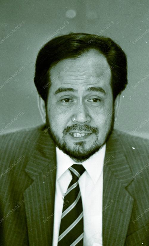 KL01_060490_VICE_CHANCELLOR