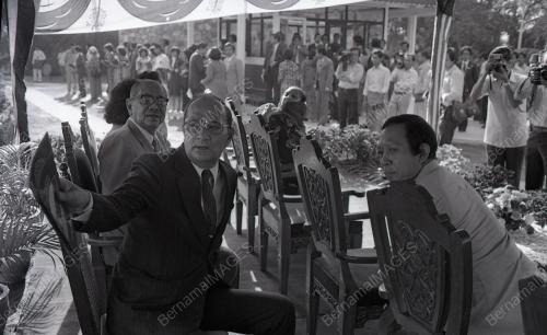 MAHATHIR MOHAMAD