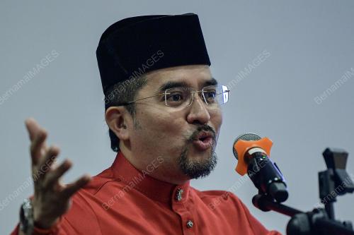 DATUK DR ASYRAF WAJDI DUSUKI