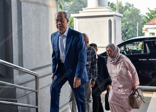 TAN SRI MUHYIDDIN MOHD YASSIN