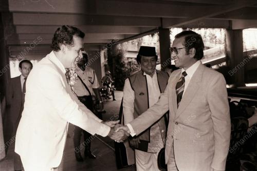 DATUK SERI DR. MAHATHIR BIN MOHAMAD