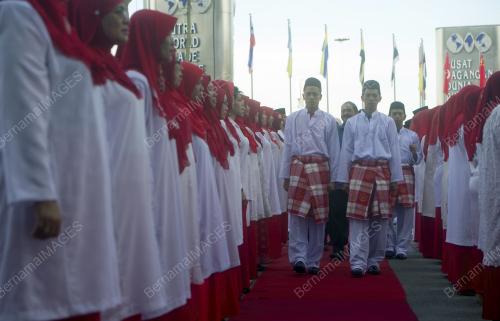 KL01_06122015_RAPTAI_PAU