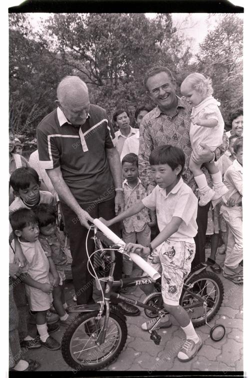 KL01_07011990_ESSO